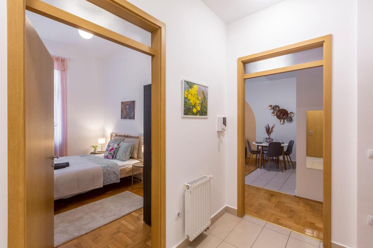 Cozy Home By Bella In The Heart Of Budapest Exterior photo