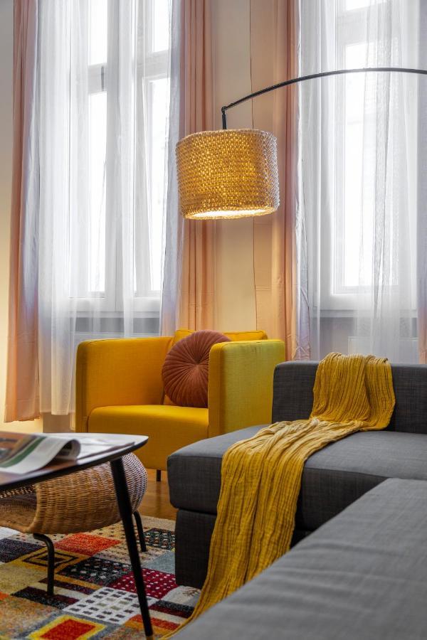 Cozy Home By Bella In The Heart Of Budapest Exterior photo