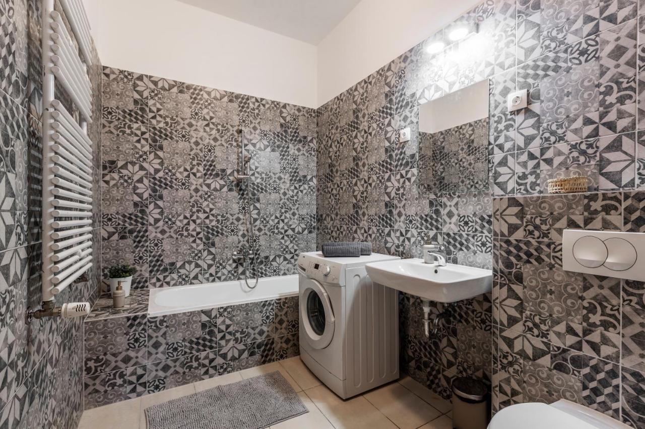 Cozy Home By Bella In The Heart Of Budapest Exterior photo