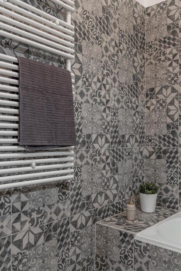 Cozy Home By Bella In The Heart Of Budapest Exterior photo